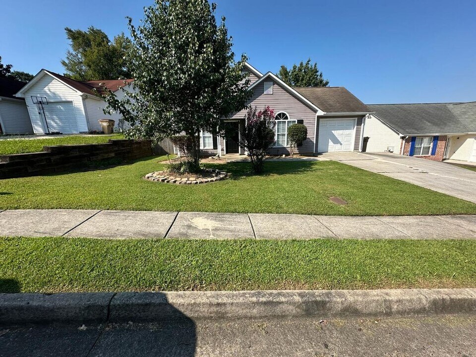 10629 Pine Forest Ln in Jonesboro, GA - Building Photo