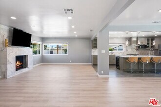 8901 Rubio Ave in Los Angeles, CA - Building Photo - Building Photo