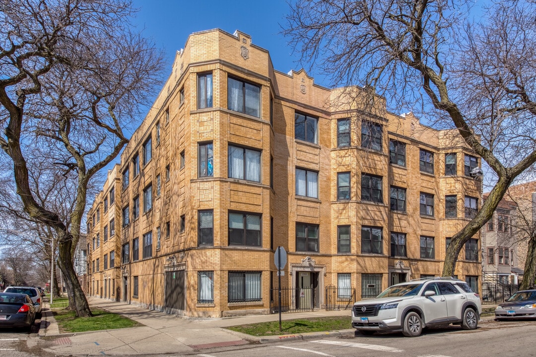 3054 W Cortland St in Chicago, IL - Building Photo