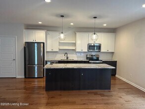 3022 Taylor Cv Dr in Louisville, KY - Building Photo - Building Photo