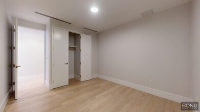 452 Broome St in New York, NY - Building Photo - Building Photo