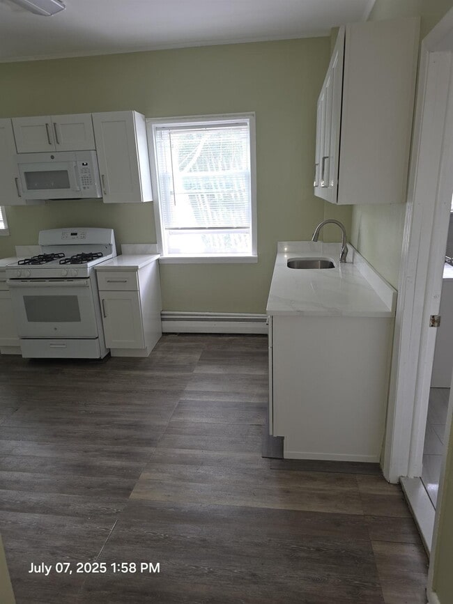 119 S 6th St in Lindenhurst, NY - Building Photo - Building Photo