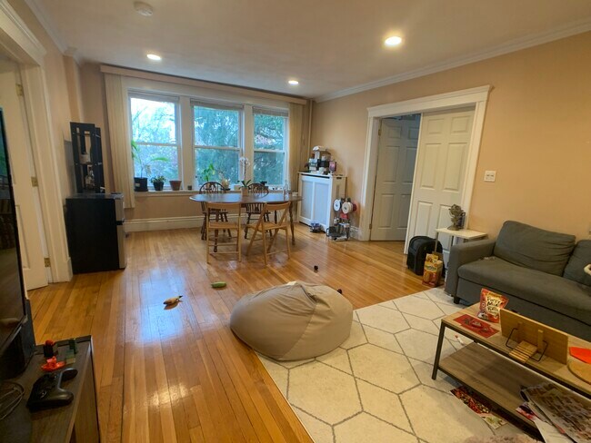 property at 8 Fairbanks St