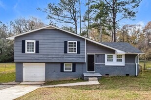 9184 Homewood Dr in Riverdale, GA - Building Photo
