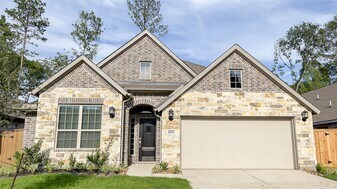 21735 N Enchanted Rock Dr in Porter, TX - Building Photo