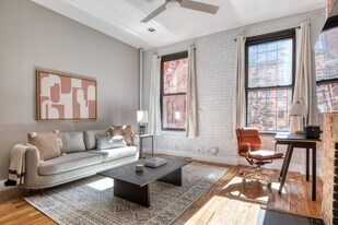 273 W 10th St, Unit 2FW in New York, NY - Building Photo
