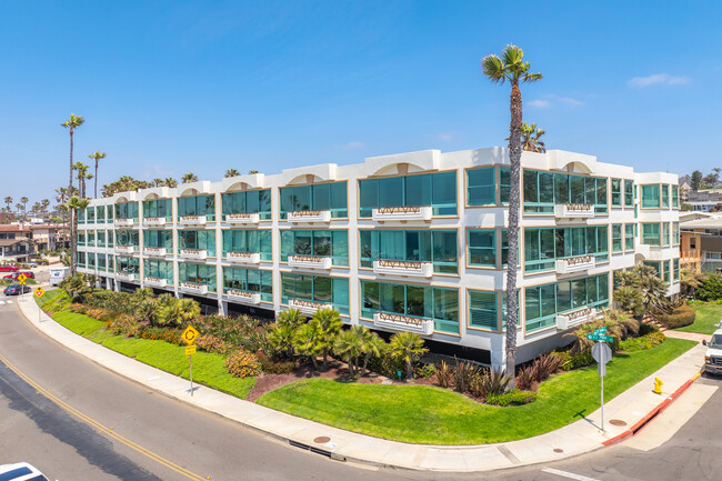 201 Calle Miramar in Redondo Beach, CA - Building Photo - Building Photo