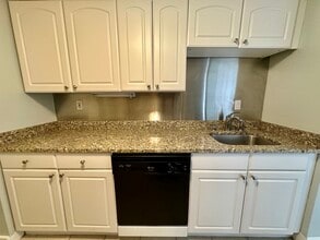 15 North Beacon St, Unit 803 in Boston, MA - Building Photo - Building Photo