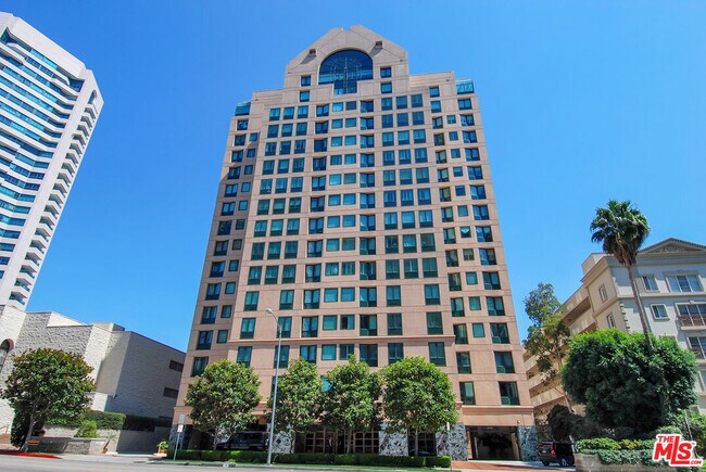 property at 10520 Wilshire Blvd