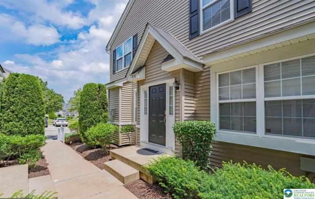 4176 Bunker Hill Dr S in Coopersburg, PA - Building Photo