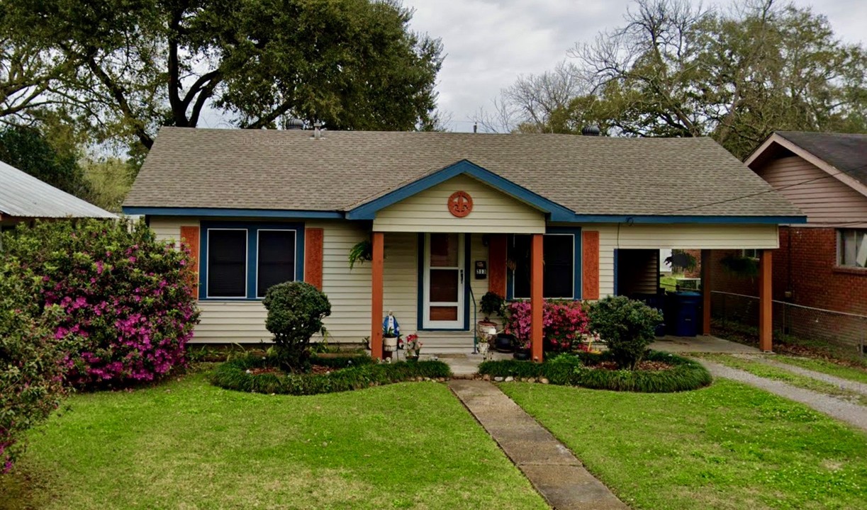 311 E Cedar St in Lafayette, LA - Building Photo