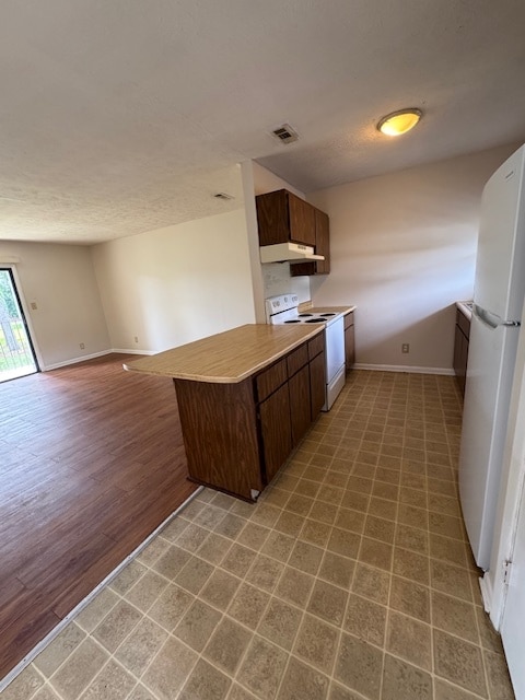 property at 829 Applewood Ln