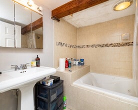 6 Belmont St, Unit 1 in Somerville, MA - Foto de edificio - Building Photo