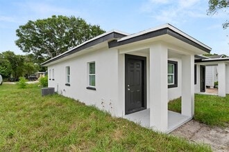 606 S 13th St in Fort Pierce, FL - Building Photo - Building Photo
