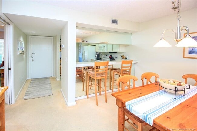 4620 NE Sandpebble Trce in Stuart, FL - Building Photo - Building Photo