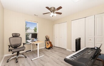 3160 Bromley Ln in Aurora, IL - Building Photo - Building Photo