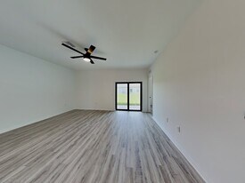 5347 29th St SW in Lehigh Acres, FL - Building Photo