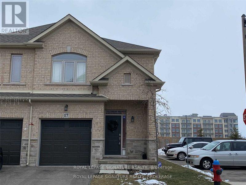 17 Destiny Ln in Hamilton, ON - Building Photo