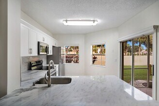 6513 Via Regina, Unit 6513 Via Regina in Boca Raton, FL - Building Photo - Building Photo