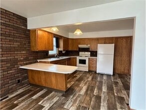 2011 Great Bend Blvd in Windom, MN - Building Photo - Building Photo