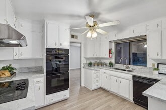 3094 W Escalon Ave in Fresno, CA - Building Photo - Building Photo