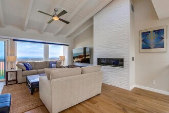 437 Hwy 101 in Solana Beach, CA - Building Photo - Building Photo