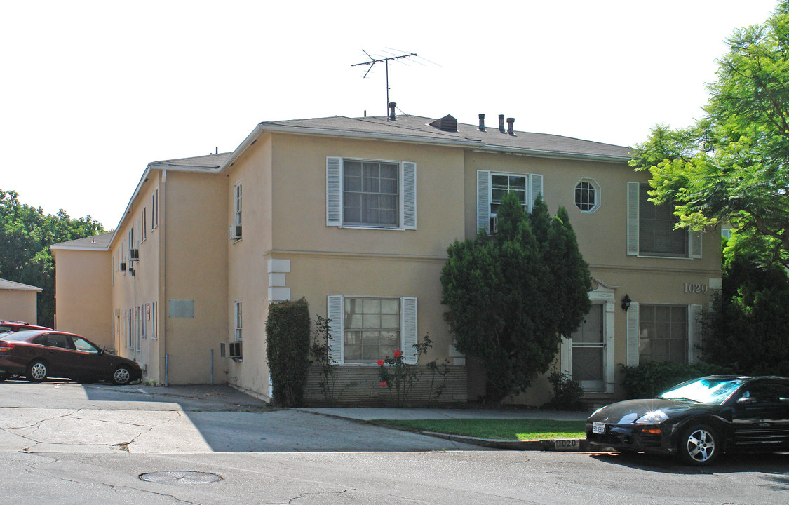 1018-1020 N Alfred St in West Hollywood, CA - Foto de edificio