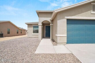 14581 Firewheel Ave in Horizon City, TX - Building Photo - Building Photo