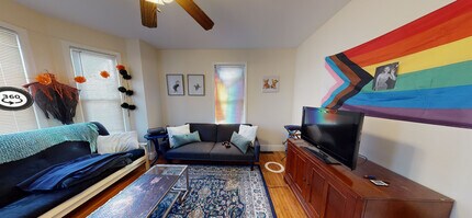 235 Freeman St, Unit 1 in Brookline, MA - Foto de edificio - Building Photo