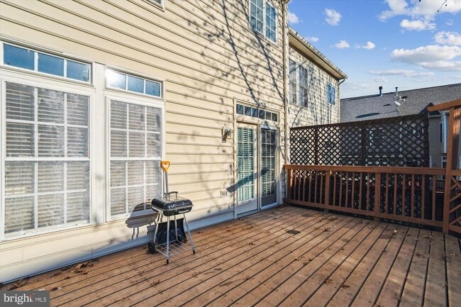 10736 Folkestone Way in Ellicott City, MD - Building Photo - Building Photo