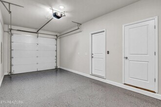 130 W Bruce St in Sevierville, TN - Building Photo - Building Photo