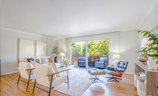 818 S Lucerne Blvd in Los Angeles, CA - Building Photo - Building Photo