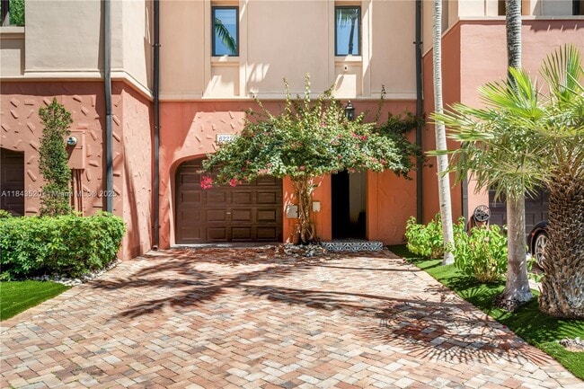 6222 Paradise Point Dr in Palmetto Bay, FL - Building Photo - Building Photo