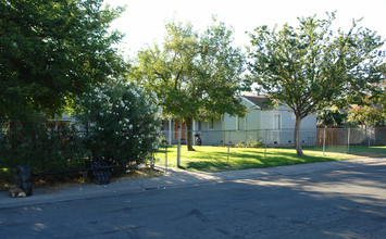 Lily Street Apartments in Sacramento, CA - Building Photo - Building Photo