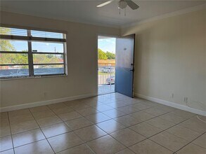 11195 SW 1st St in Miami, FL - Building Photo - Building Photo