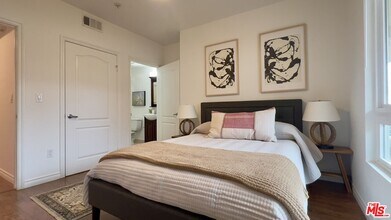 5633 Carlton Way in Los Angeles, CA - Building Photo - Building Photo