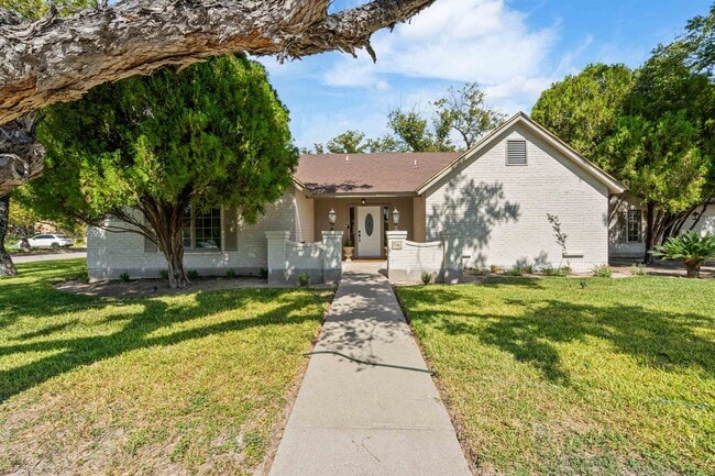 106 Angela Dr in Del Rio, TX - Building Photo - Building Photo