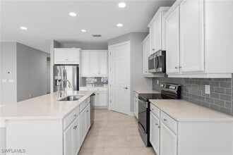 16721 Siesta Drum Wy in Bonita Springs, FL - Building Photo - Building Photo