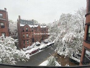 429 Marlborough St, Unit 1 in Boston, MA - Foto de edificio - Building Photo