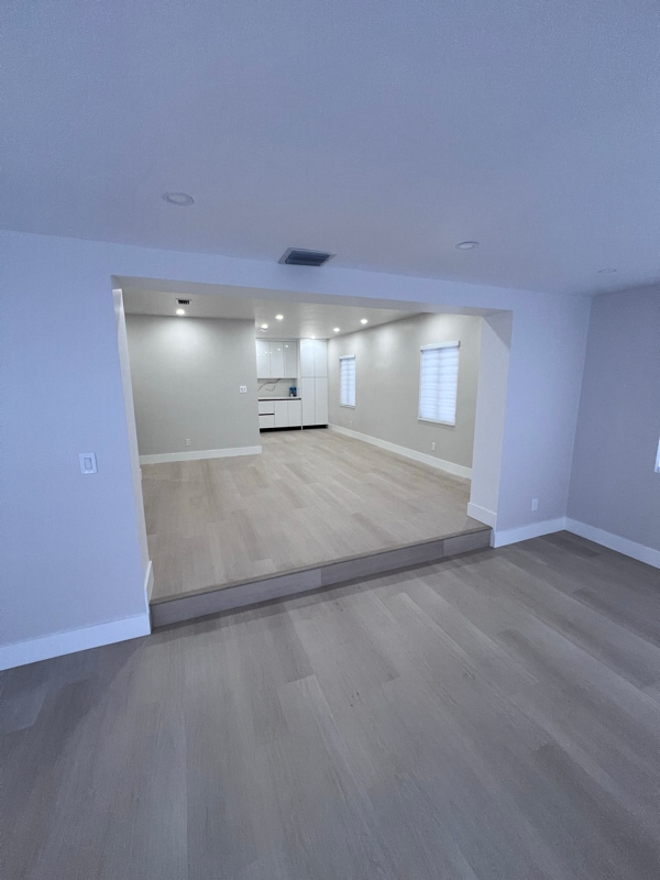 160 E 34th St in Hialeah, FL - Building Photo - Building Photo