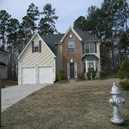 6893 Smoke Ridge Dr in College Park, GA - Building Photo