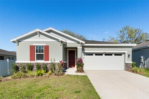 5315 Meadow Song Dr in Okahumpka, FL - Building Photo