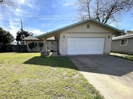 10208 La Presa Way in Rancho Cordova, CA - Building Photo