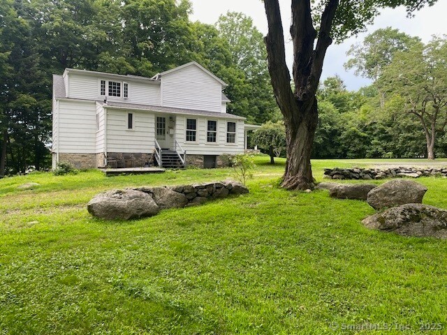 623 Elm St in Monroe, CT - Building Photo - Building Photo