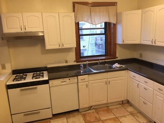 369 Centre St, Unit #2 in Boston, MA - Building Photo