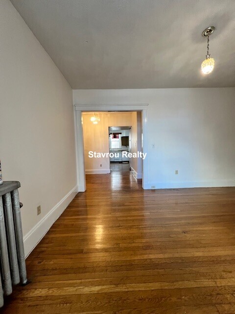 1677 Beacon St, Unit 2 in Brookline, MA - Building Photo - Building Photo