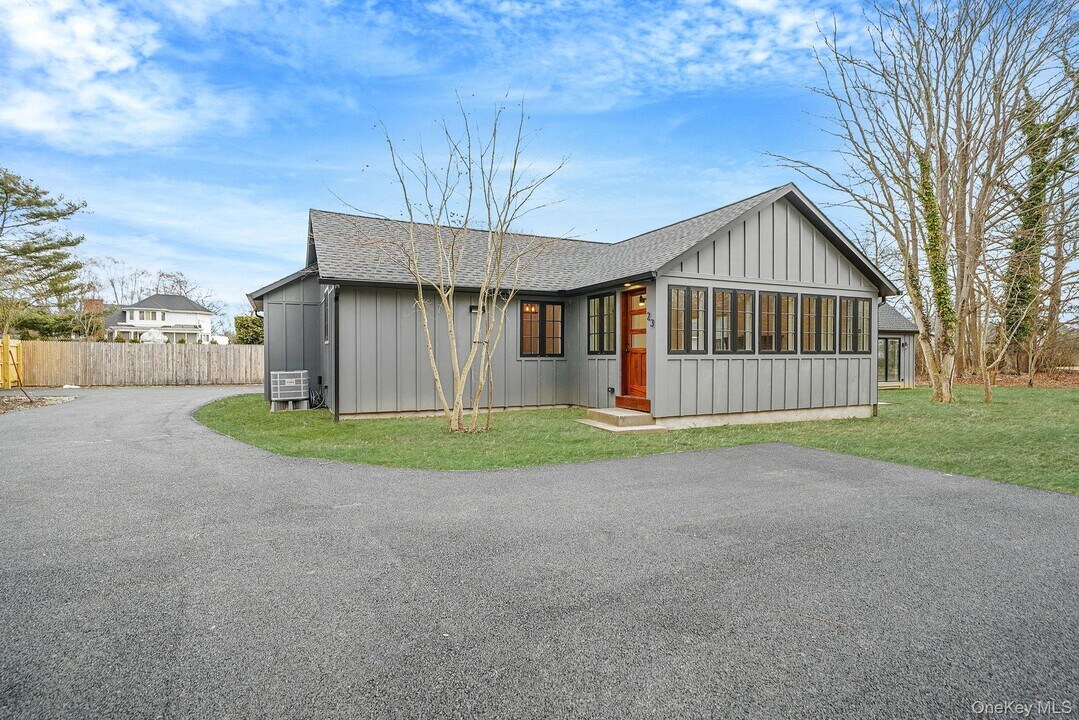 23 Roosevelt Blvd in East Patchogue, NY - Building Photo