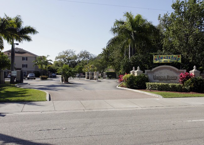 Hibiscus Pointe in Miami, FL - Building Photo - Building Photo
