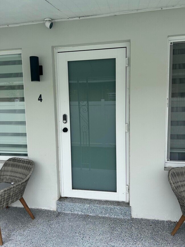1037 NE 9th Ave in Fort Lauderdale, FL - Building Photo - Building Photo
