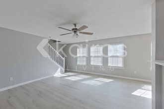 6128 Hickory Ln Dr in Union City, GA - Building Photo - Building Photo